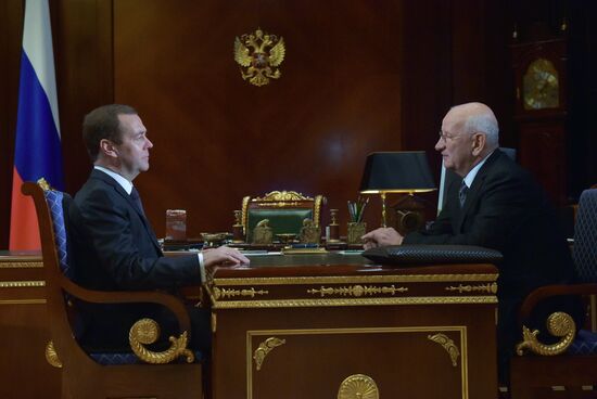 Премьер-министр РФ Д. Медведев встретился с губернатором Оренбургской области Ю. Бергом