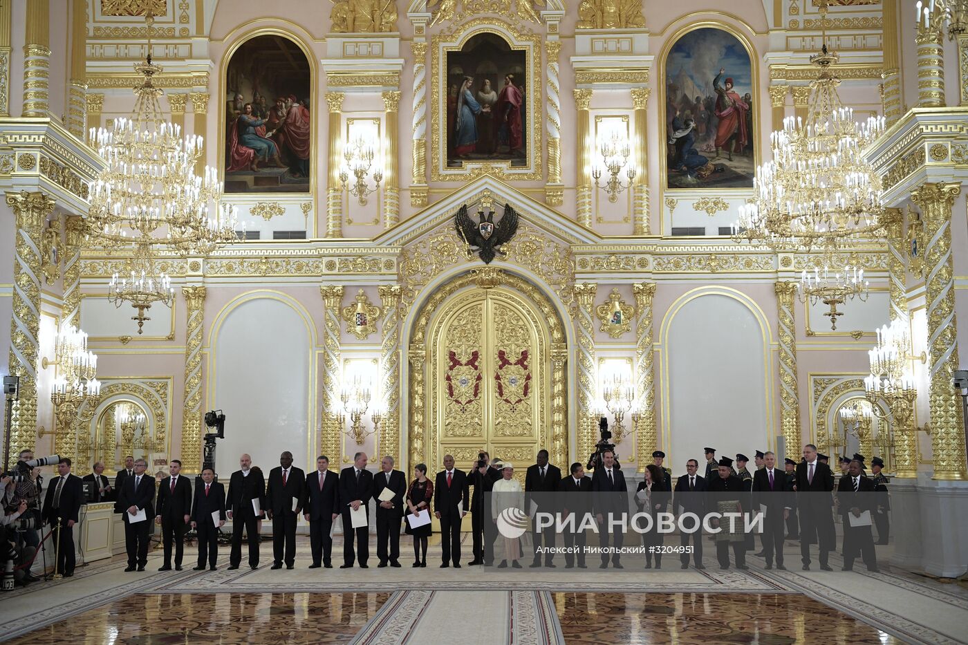 Президент РФ В. Путин принял верительные грамоты у 20 послов иностранных государств