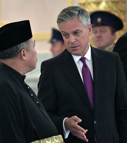 Президент РФ В. Путин принял верительные грамоты у 20 послов иностранных государств