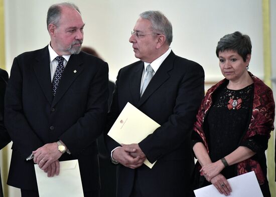 Президент РФ В. Путин принял верительные грамоты у 20 послов иностранных государств