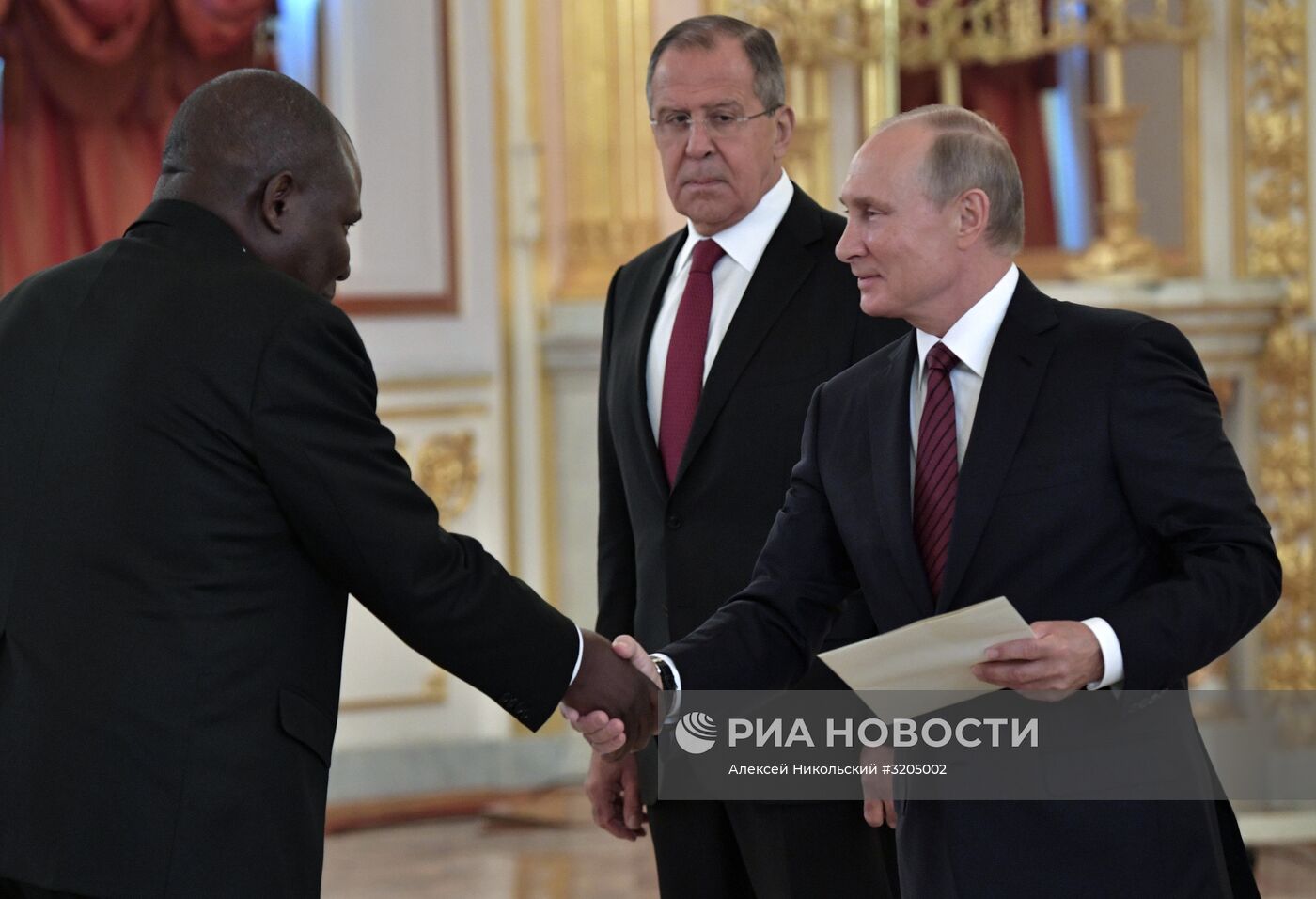 Президент РФ В. Путин принял верительные грамоты у 20 послов иностранных государств