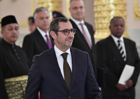 Президент РФ В. Путин принял верительные грамоты у 20 послов иностранных государств