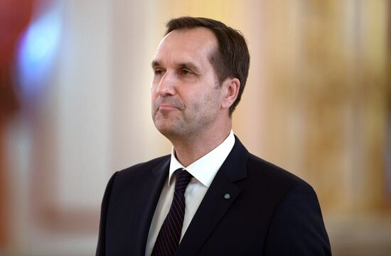 Президент РФ В. Путин принял верительные грамоты у 20 послов иностранных государств