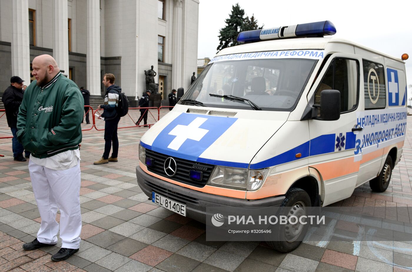 Акция протеста медицинских работников в Киеве