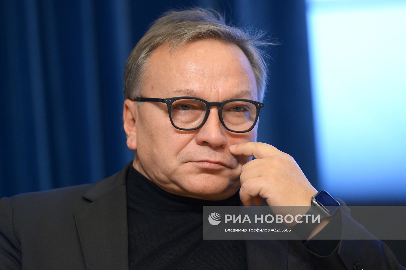 П/к актеров и создателей фильма "Салют -7"