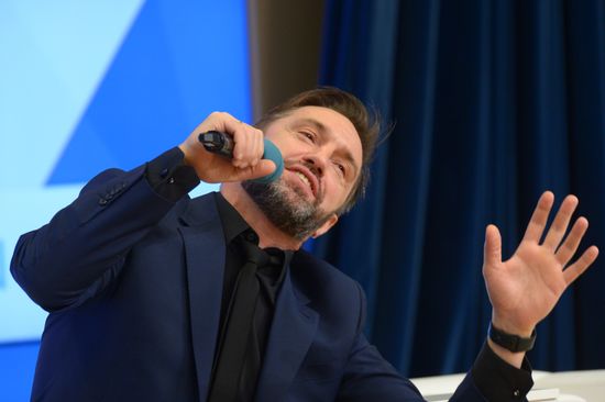 П/к актеров и создателей фильма "Салют -7"