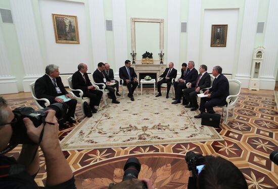 Встреча президента РФ В. Путина с президентом Венесуэлы Н. Мадуро