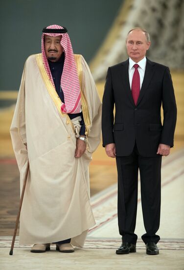 Переговоры президента РФ В. Путина с королем Саудовской Аравии С. Аль-Саудом