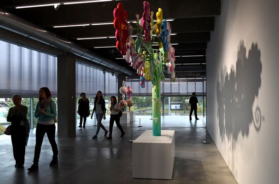 Выставка Такаси Мураками "Будет ласковый дождь"