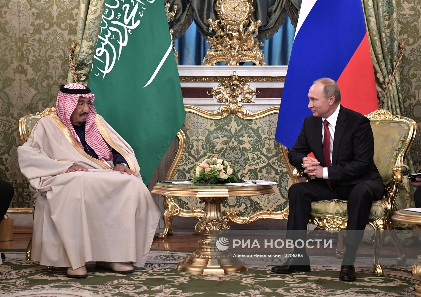 Переговоры президента РФ В. Путина с королем Саудовской Аравии С. Аль-Саудом