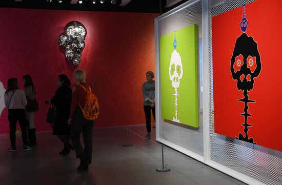 Выставка Такаси Мураками "Будет ласковый дождь"