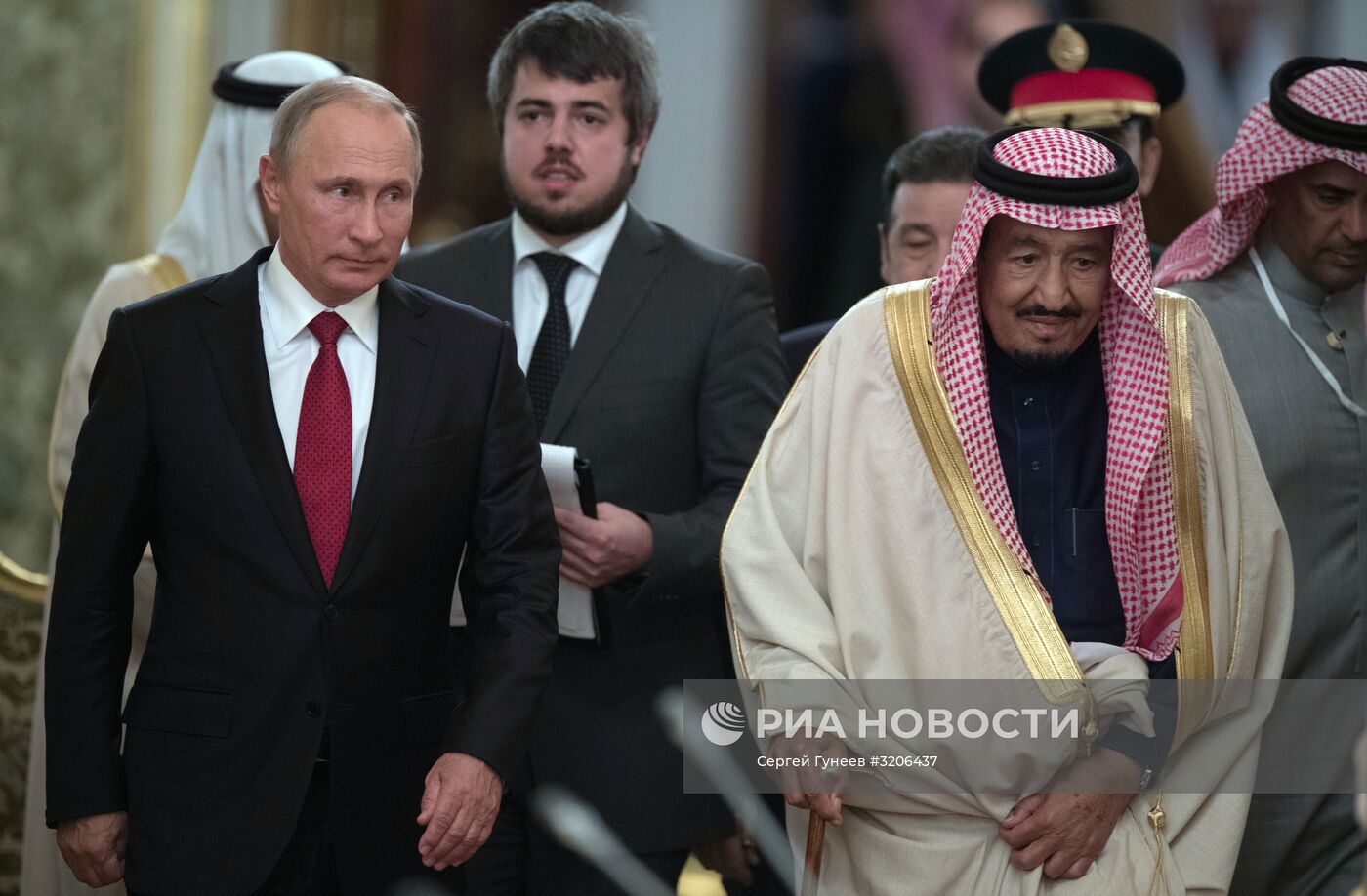 Переговоры президента РФ В. Путина с королем Саудовской Аравии С. Аль-Саудом