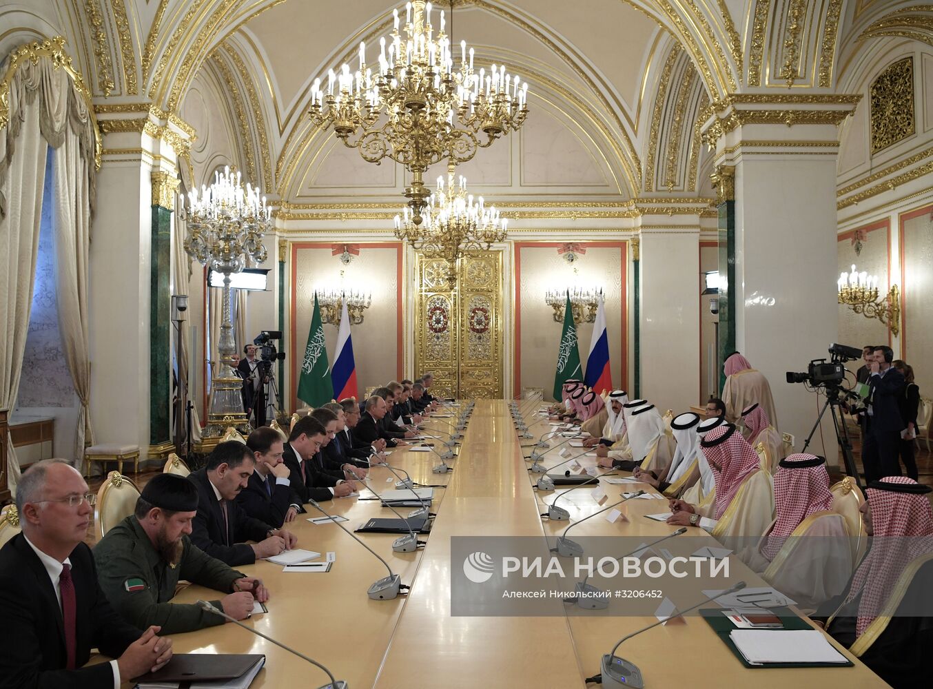 Переговоры президента РФ В. Путина с королем Саудовской Аравии С. Аль-Саудом