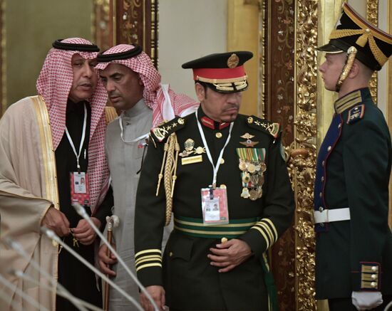 Переговоры президента РФ В. Путина с королем Саудовской Аравии С. Аль-Саудом