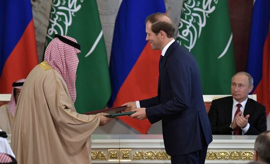 Переговоры президента РФ В. Путина с королем Саудовской Аравии С. Аль-Саудом