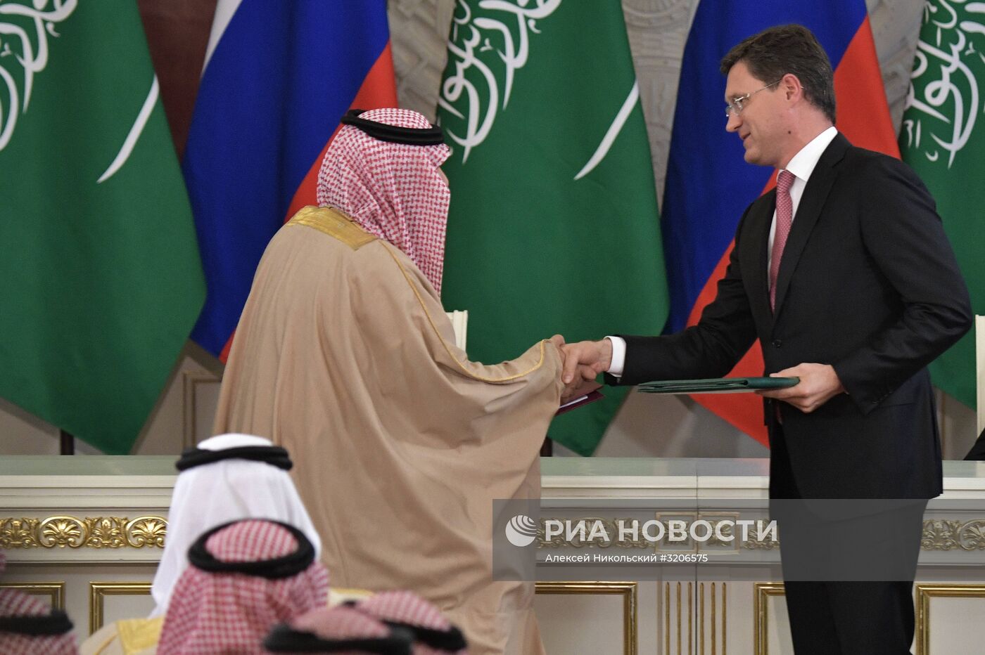 Переговоры президента РФ В. Путина с королем Саудовской Аравии С. Аль-Саудом