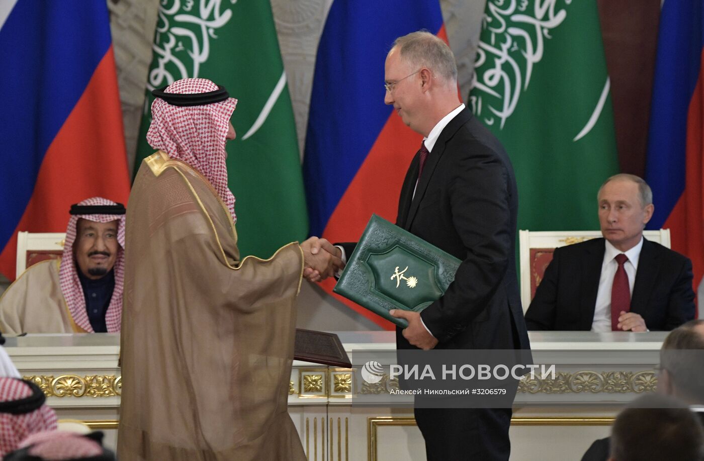 Переговоры президента РФ В. Путина с королем Саудовской Аравии С. Аль-Саудом