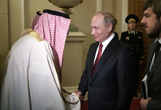 Переговоры президента РФ В. Путина с королем Саудовской Аравии С. Аль-Саудом