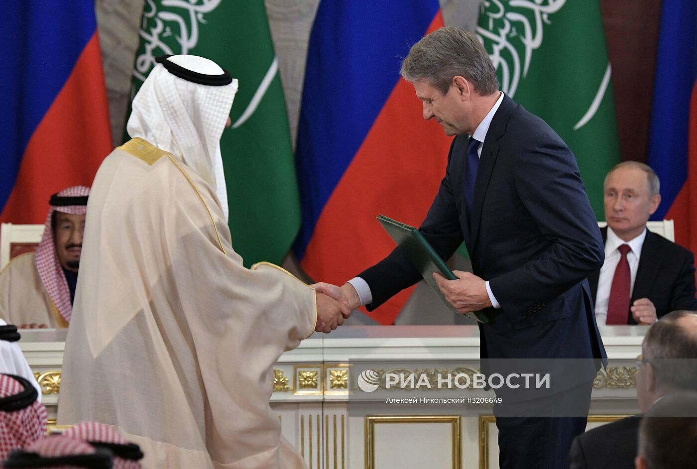 Переговоры президента РФ В. Путина с королем Саудовской Аравии С. Аль-Саудом