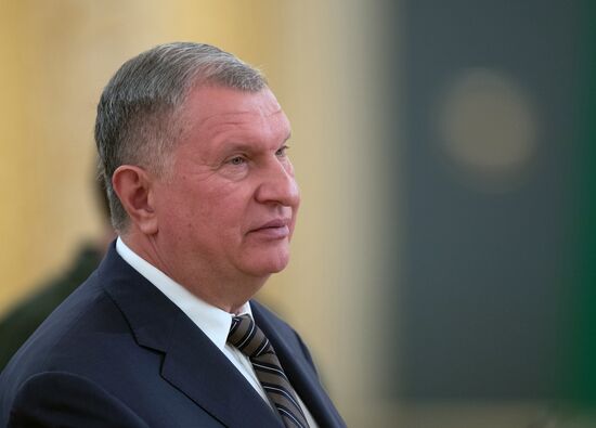 Переговоры президента РФ В. Путина с королем Саудовской Аравии С. Аль-Саудом