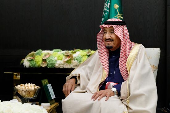 Министр обороны РФ С. Шойгу встретился с королем Саудовской Аравии С. Аль-Саудом