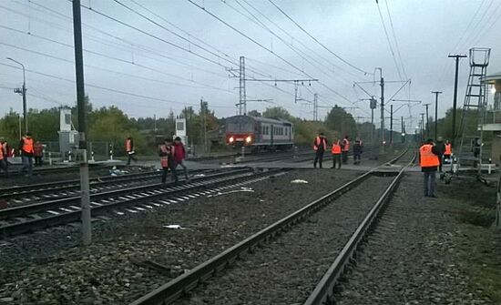 Автобус и поезд столкнулись на железнодорожном переезде во Владимирской области