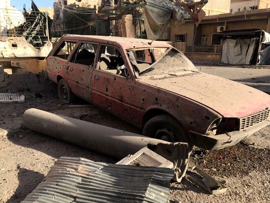 Последствия ракетного обстрела квартала Аль-Кусур в Дейр-эз-Зоре