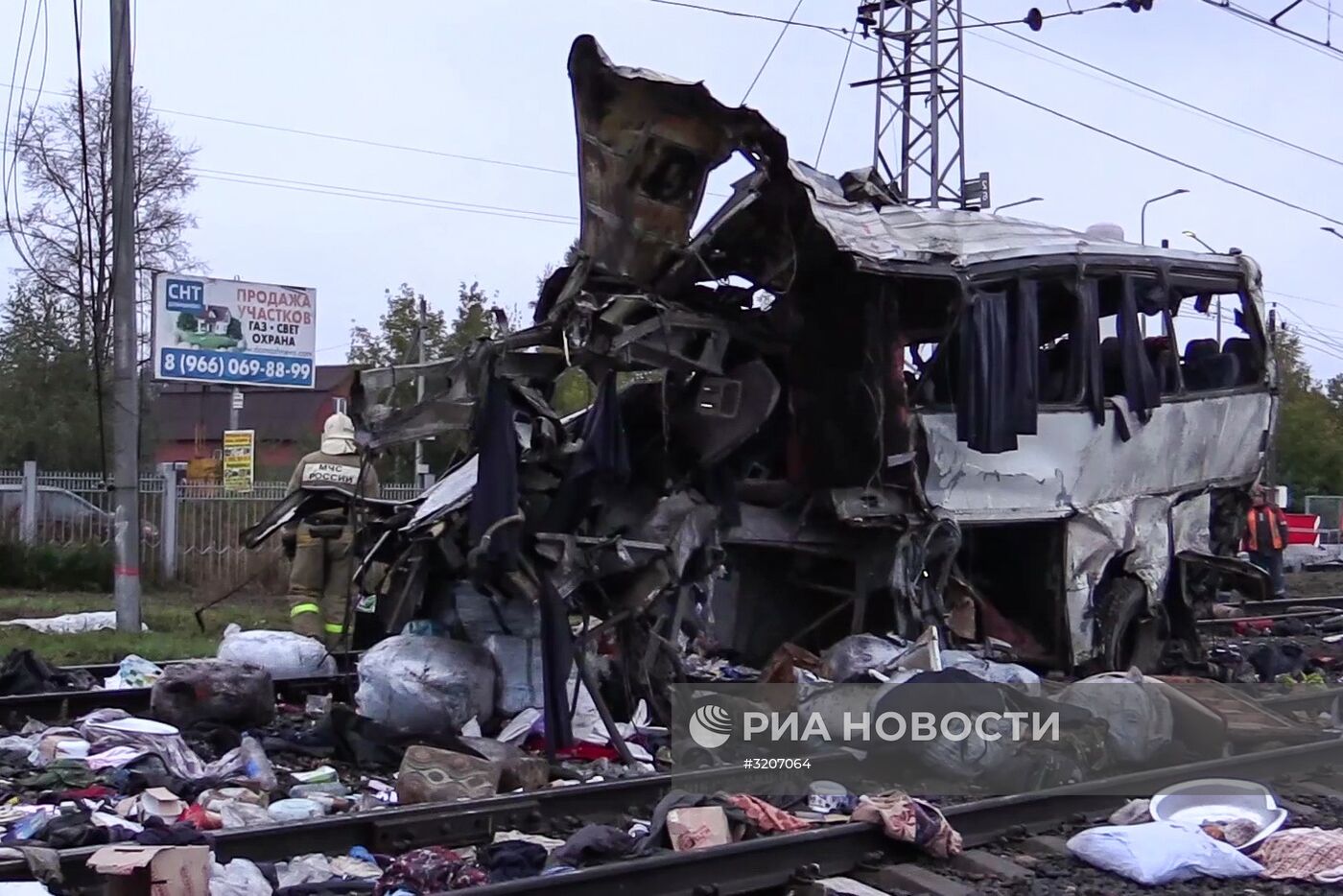 Автобус и поезд столкнулись на ж/д переезде во Владимирской области