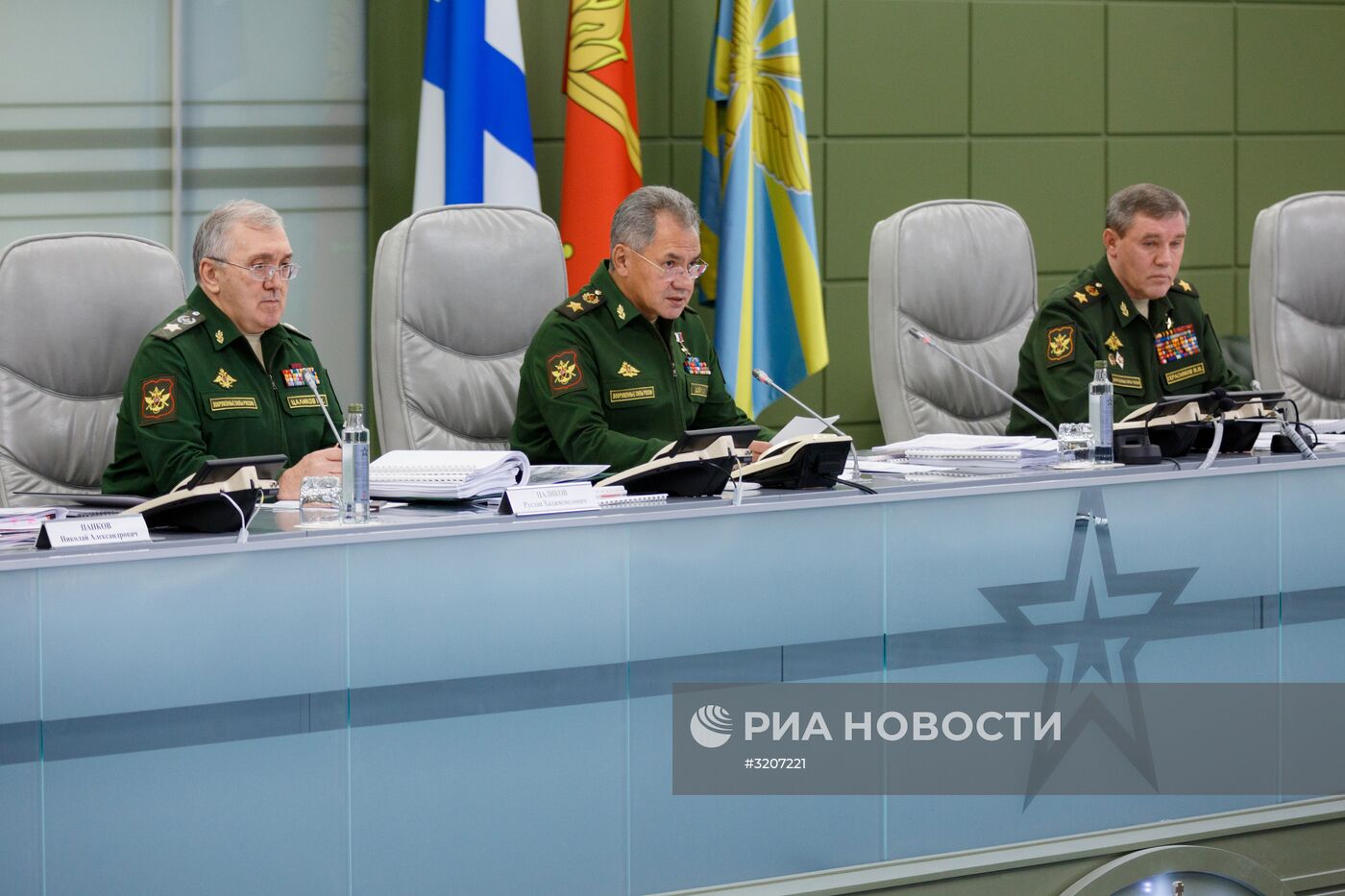 Министр обороны С.Шойгу провел селекторное совещание с руководством ВС РФ