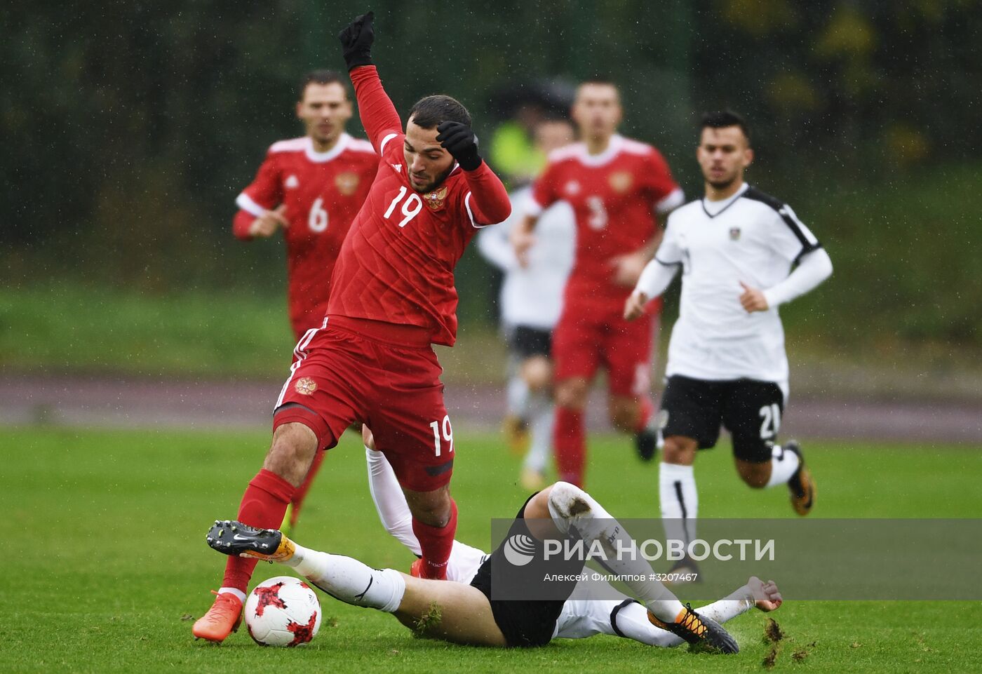 Футбол. Отборочный матч ЧЕ-2019 среди молодежных сборных. Россия - Австрия