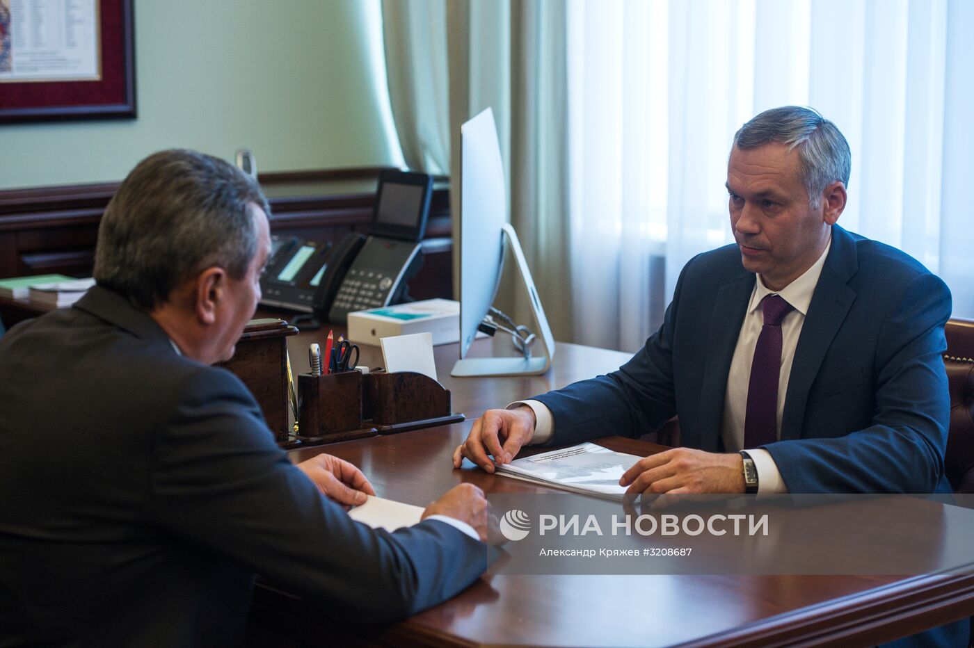 Врио губернатора Новосибирской области А. Травников представлен властям региона