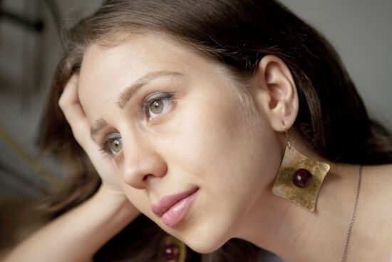 Изготовление украшений в мастерской Цхинвала