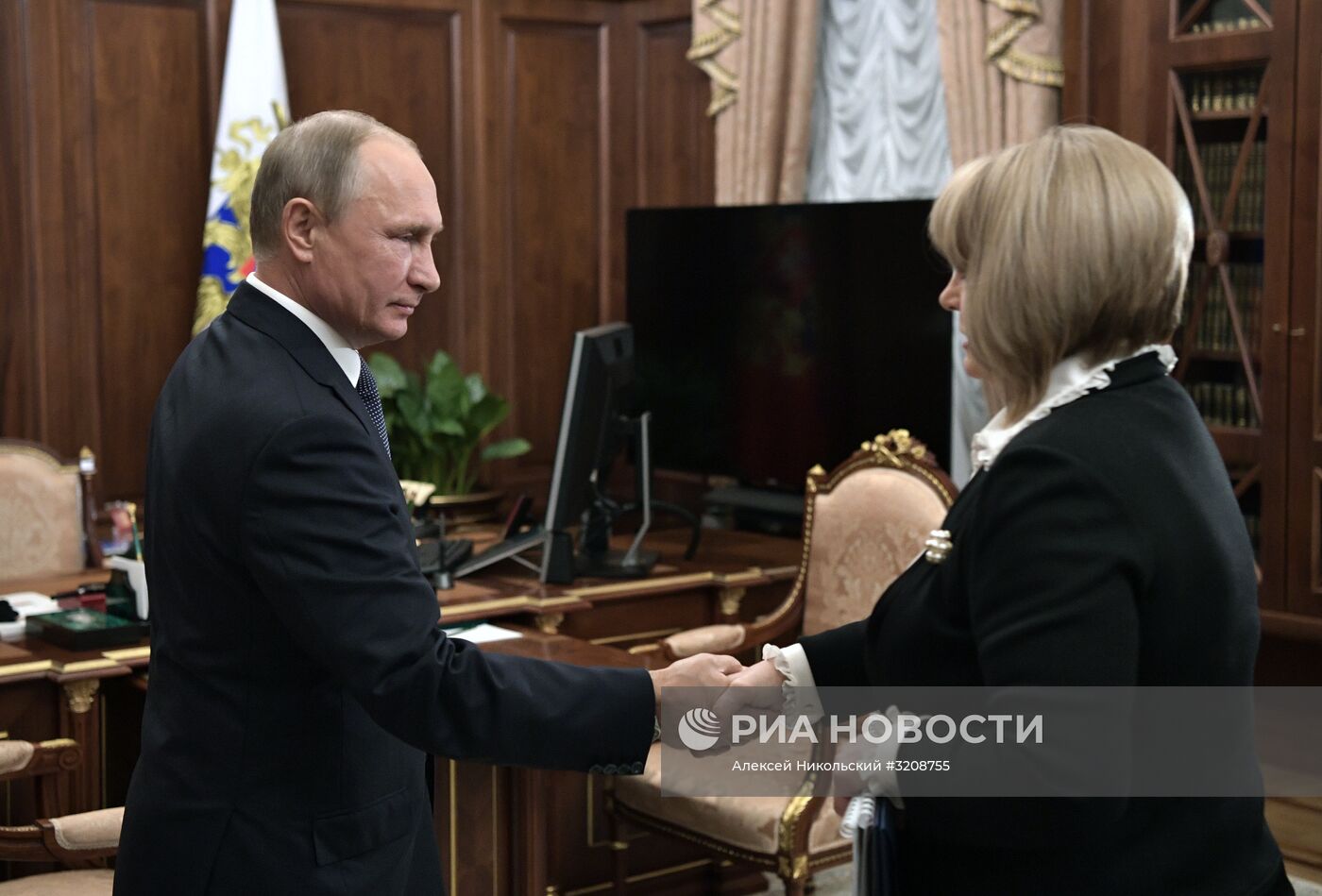 Президент РФ В. Путин встретился с главой Центризбиркома РФ Э. Памфиловой