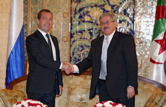 Официальный визит премьер-министра РФ Д. Медведева в Алжир