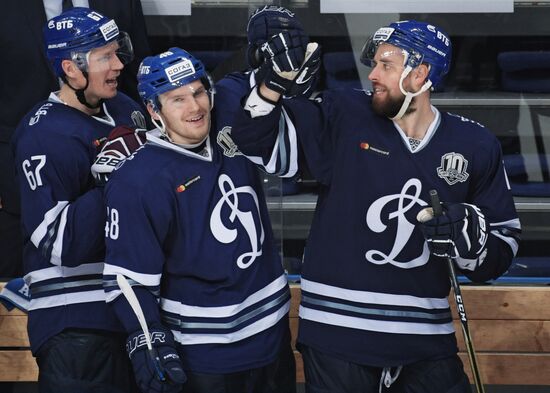 Хоккей. КХЛ. Матч "Динамо" (Москва) - "Ак Барс"