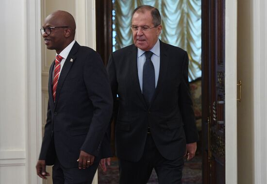 Встреча глав МИД РФ и Бурунди С. Лаврова и А. Ньямитве