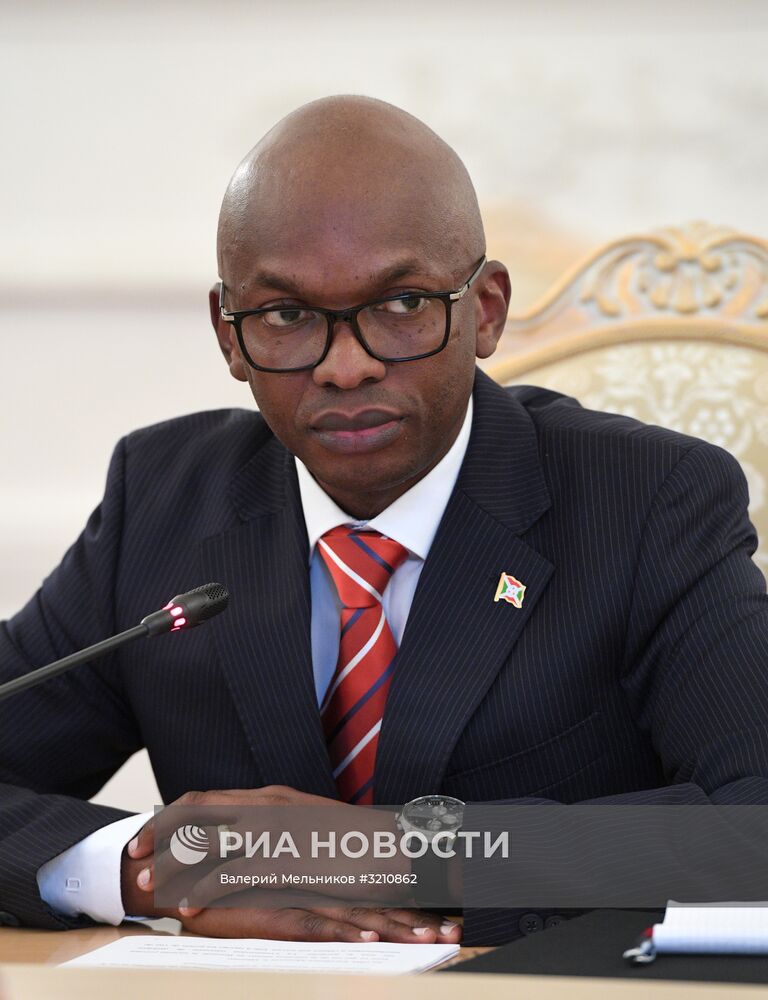Встреча глав МИД РФ и Бурунди С. Лаврова и А. Ньямитве