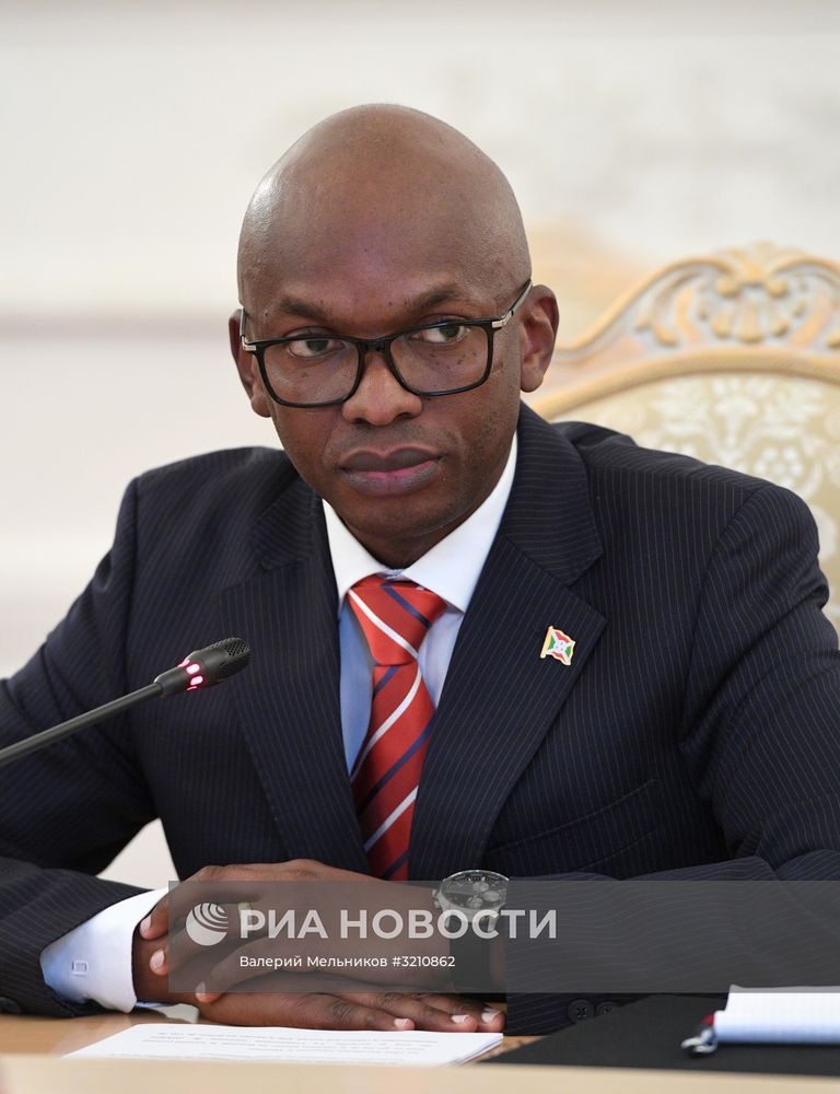 Встреча глав МИД РФ и Бурунди С. Лаврова и А. Ньямитве