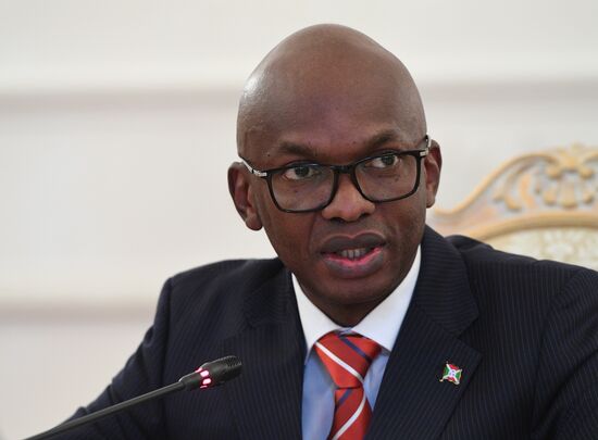 Встреча глав МИД РФ и Бурунди С. Лаврова и А. Ньямитве