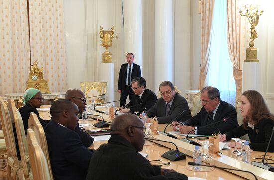 Встреча глав МИД РФ и Бурунди С. Лаврова и А. Ньямитве