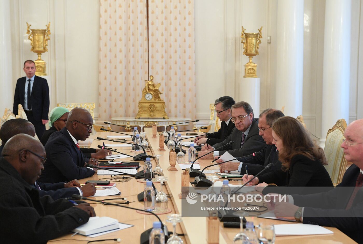 Встреча глав МИД РФ и Бурунди С. Лаврова и А. Ньямитве