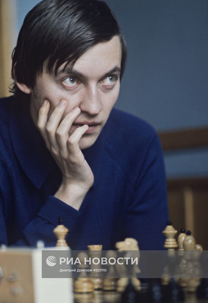 Чемпион мира по шахматам А. Карпов