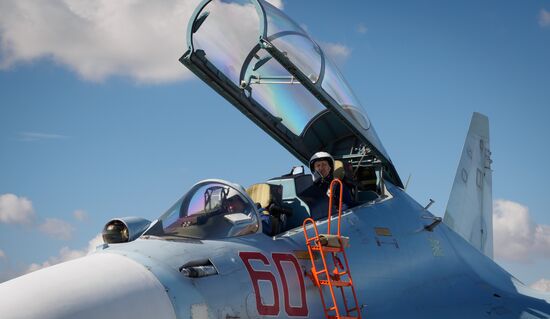 Тренировочные полёты пилотажной группы "Соколы России" в Краснодарском крае