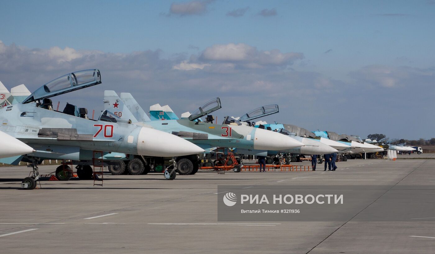 Тренировочные полёты пилотажной группы "Соколы России" в Краснодарском крае