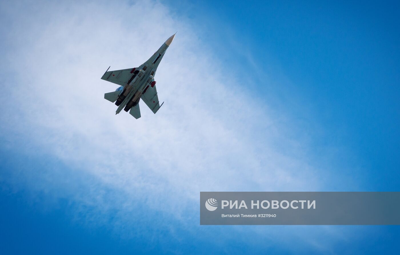 Тренировочные полёты пилотажной группы "Соколы России" в Краснодарском крае