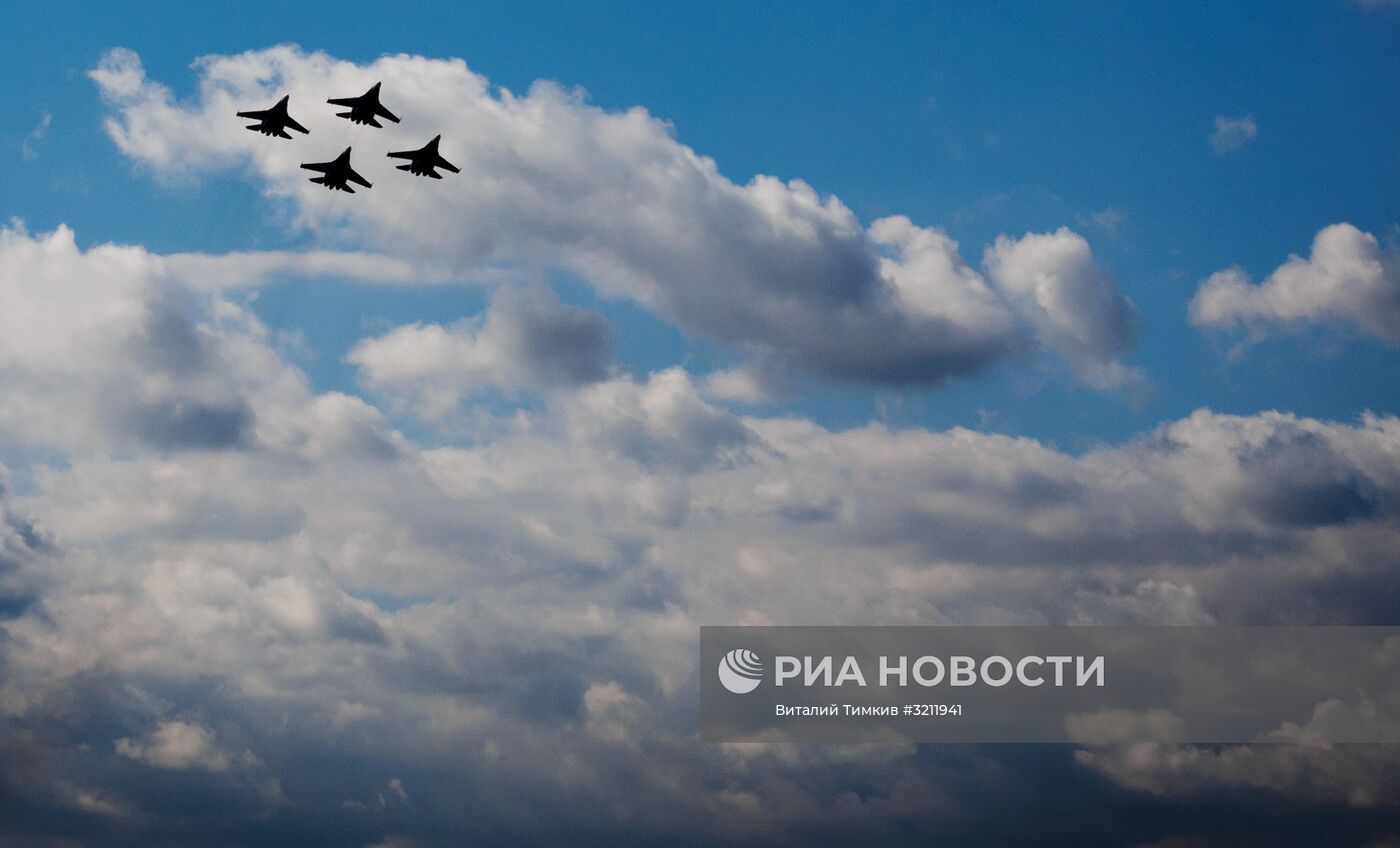 Тренировочные полёты пилотажной группы "Соколы России" в Краснодарском крае