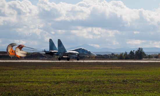 Тренировочные полёты пилотажной группы "Соколы России" в Краснодарском крае