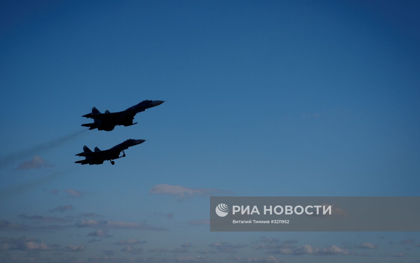 Тренировочные полёты пилотажной группы "Соколы России" в Краснодарском крае