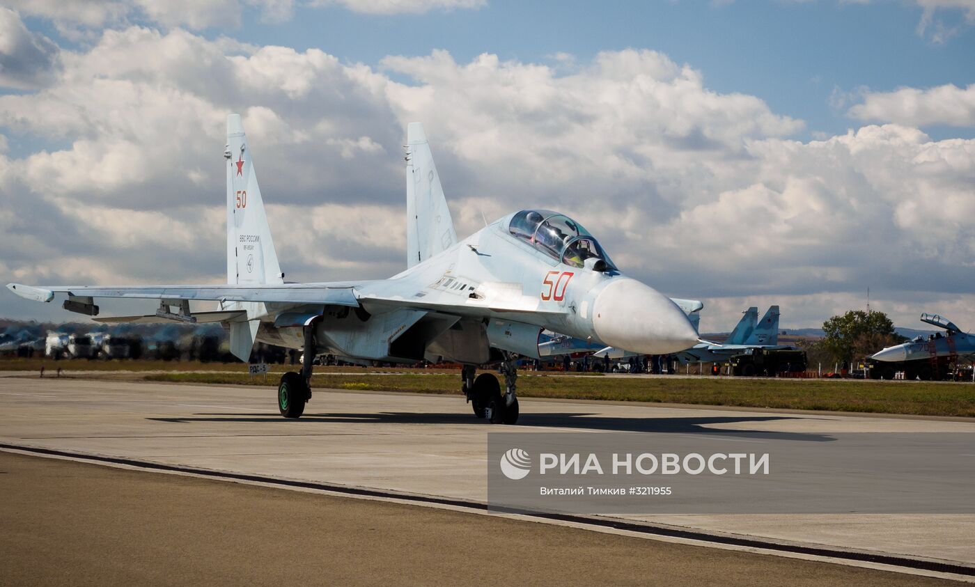 Тренировочные полёты пилотажной группы "Соколы России" в Краснодарском крае