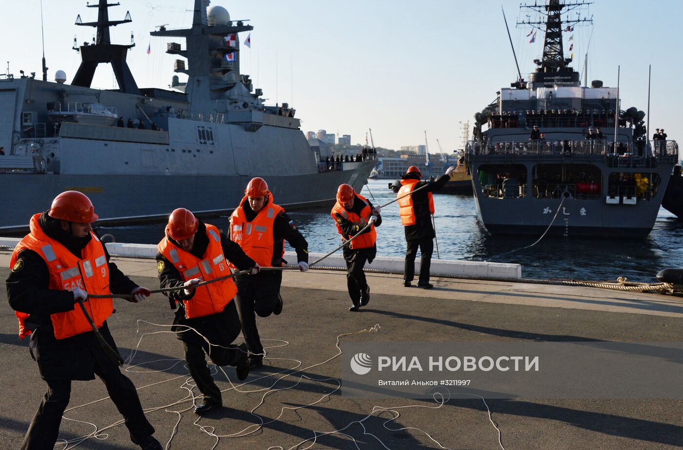 Корабли морских сил самообороны Японии прибыли во Владивосток | РИА Новости  Медиабанк